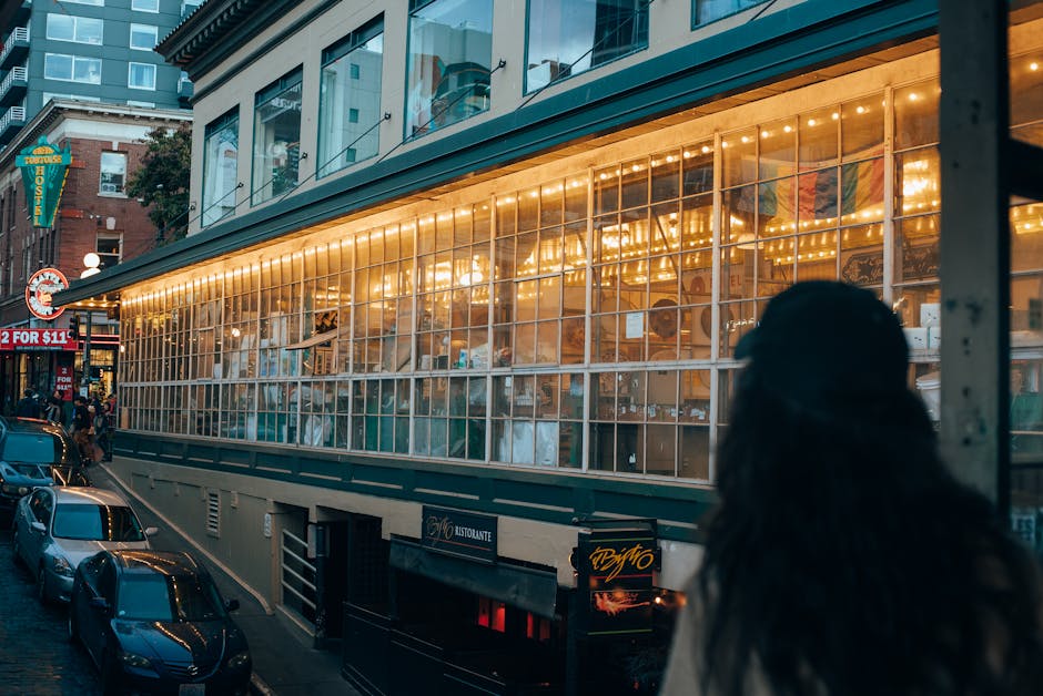 How to Eat Well and Save Money While Traveling